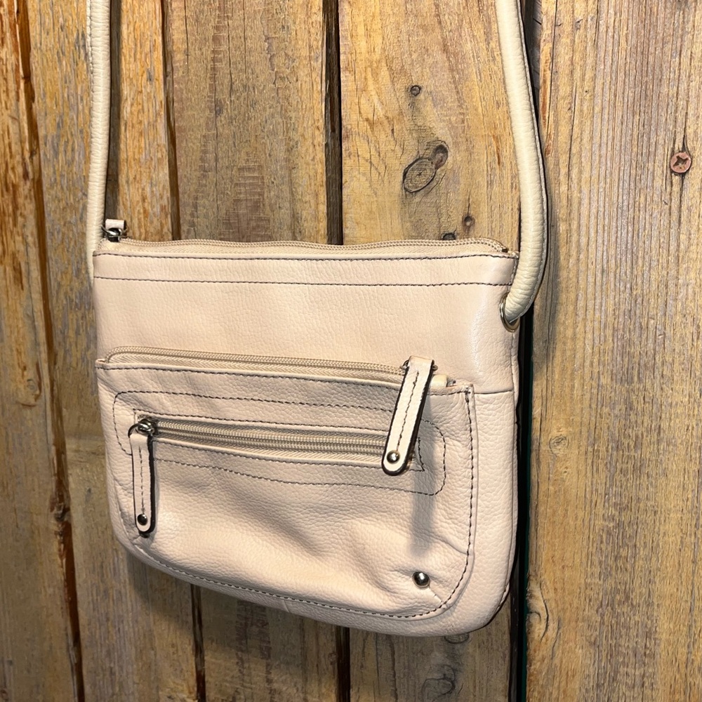 Tignanello Cream Leather Shoulder Bag - Picture 4 of 8